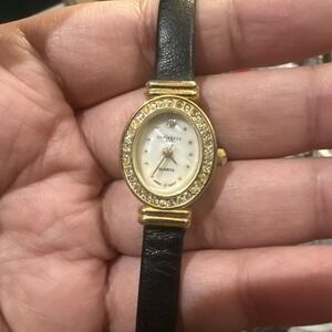 Works LA Express Women Watch Oval Gold Black leather New Battery Quartz 19mm Run
